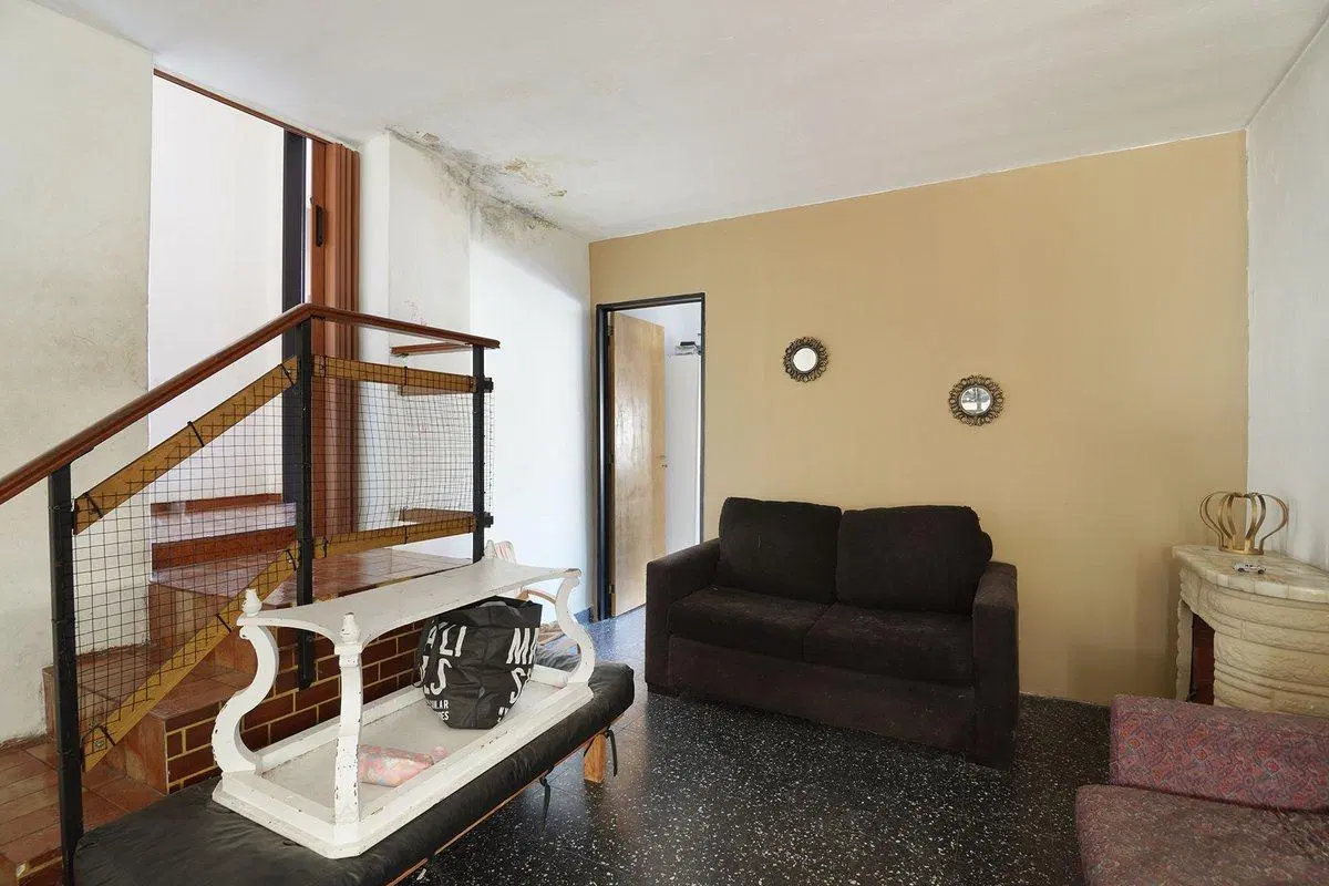 Venta amplio PH al frente con cochera y gran salón 2