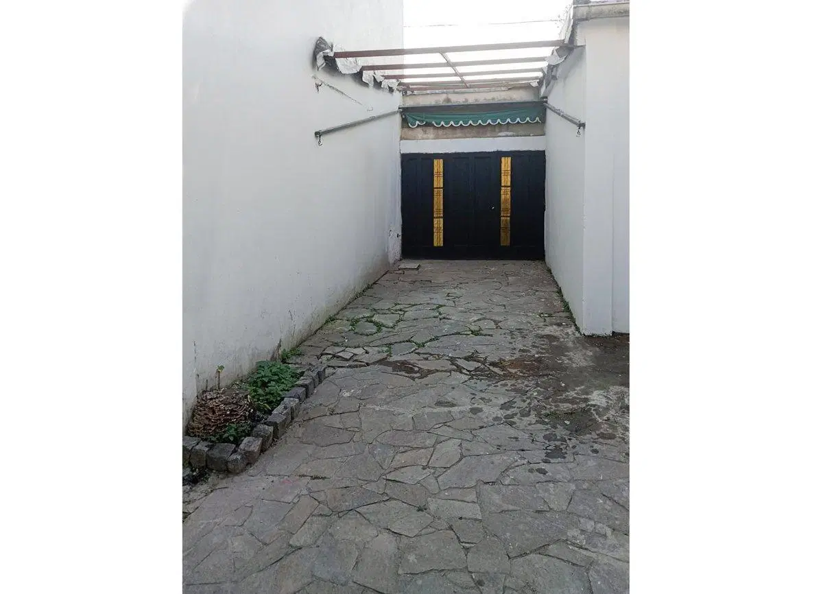 VENTA CASA 4 AMBIENTES COCHERA VILLA SANTA RITA 3