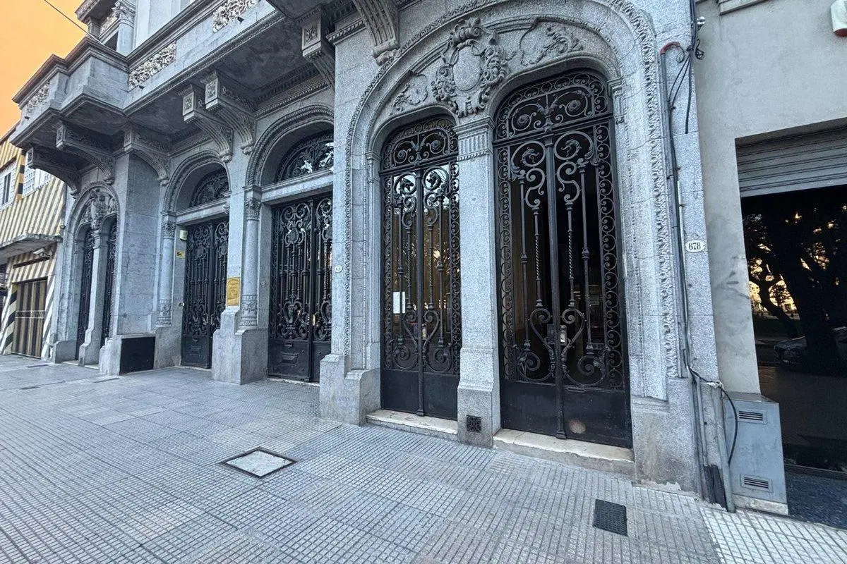 VENTA DEPARTAMENTO 4 AMBIENTES MONSERRAT 5