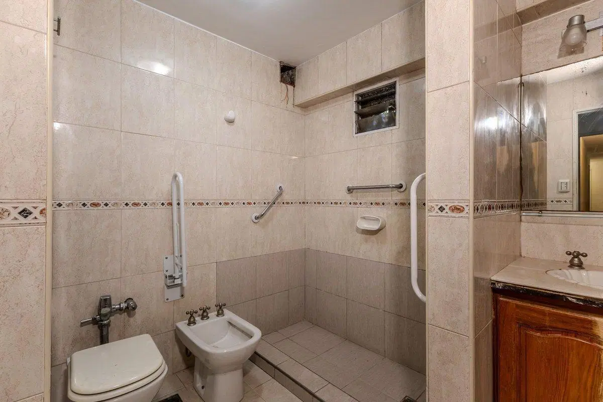 VENTA DEPARTAMENTO 4 AMBIENTES CON DEPENDENCIA 4