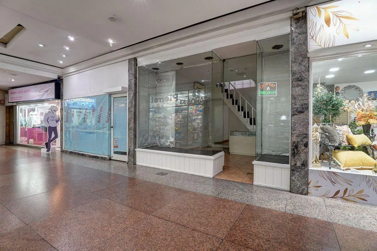 LOCAL EN VENTA EN CABALLITO GALERIA PARIS 4