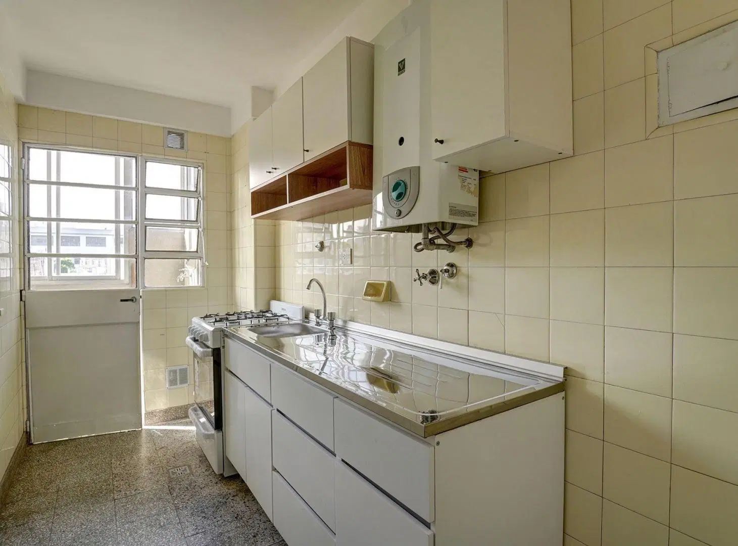 VENTA DEPARTAMENTO 3 AMBIENTES BALCON FLORES NORTE 2