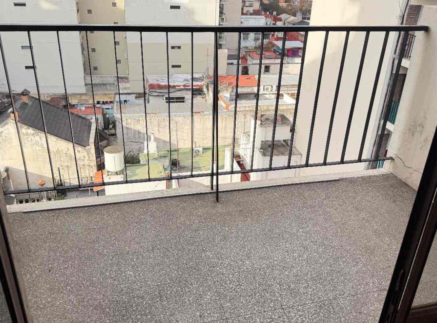 ALQUILER MONOAMBIENTE MONSERRAT CON BALCON