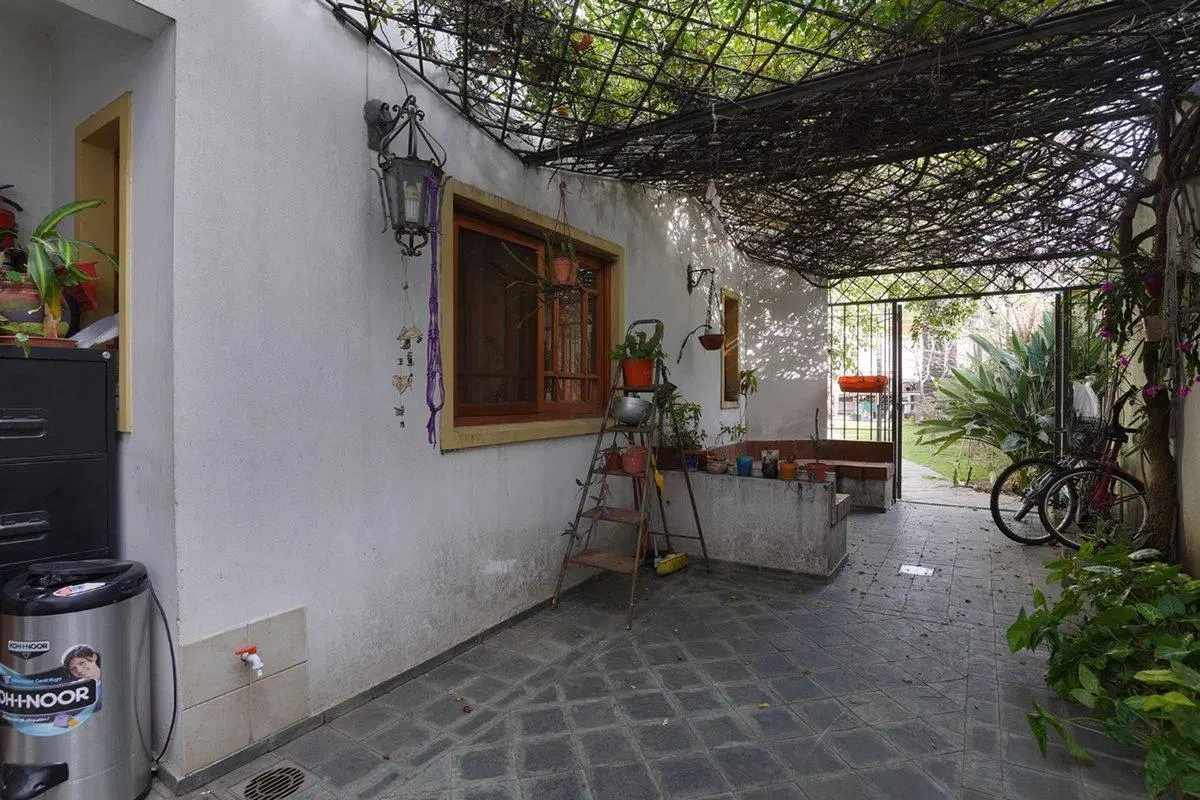 Casa 6 amb en venta en Lomas apta multifamiliar 4