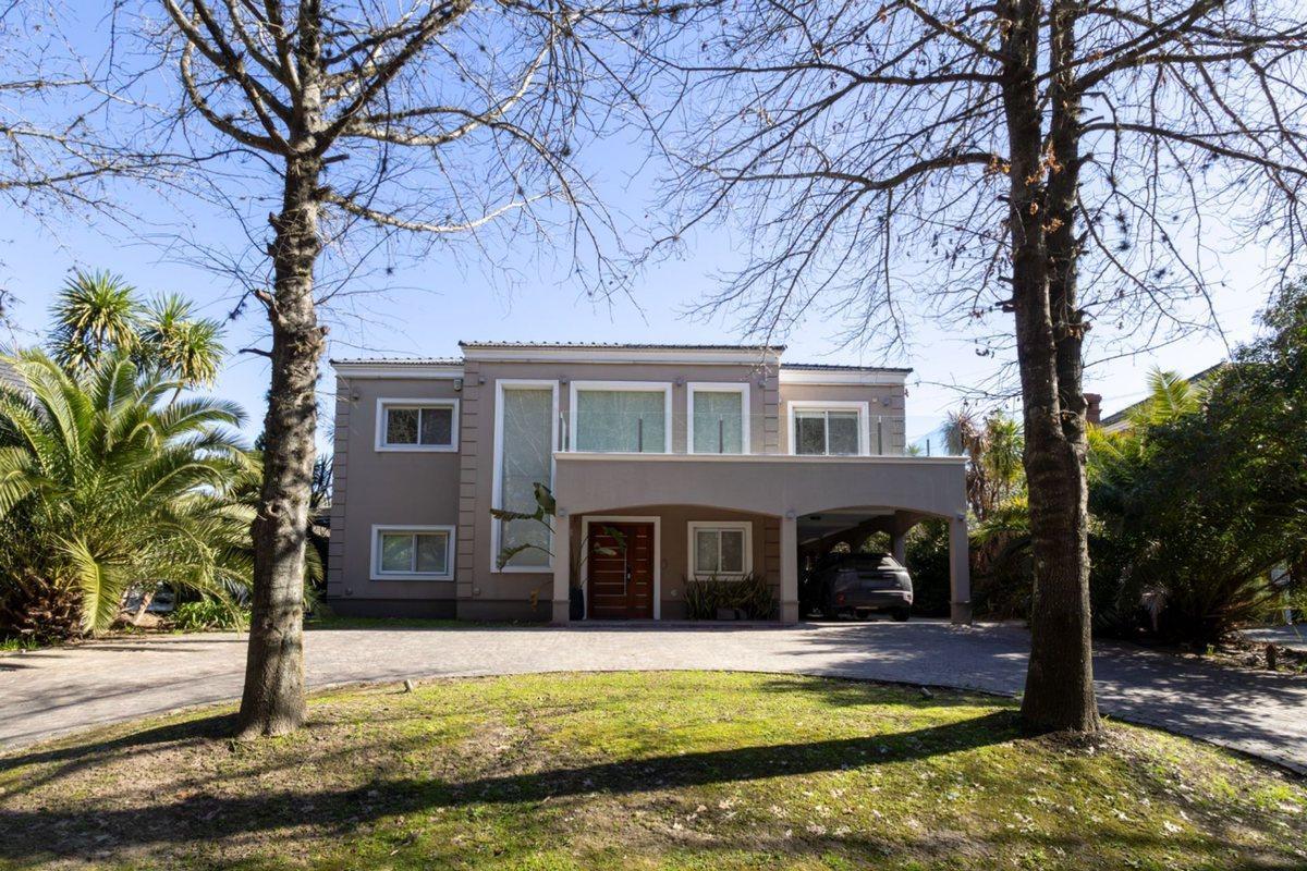 VENTA casa 5 AMBIENTES Solar del Bosque CANNING