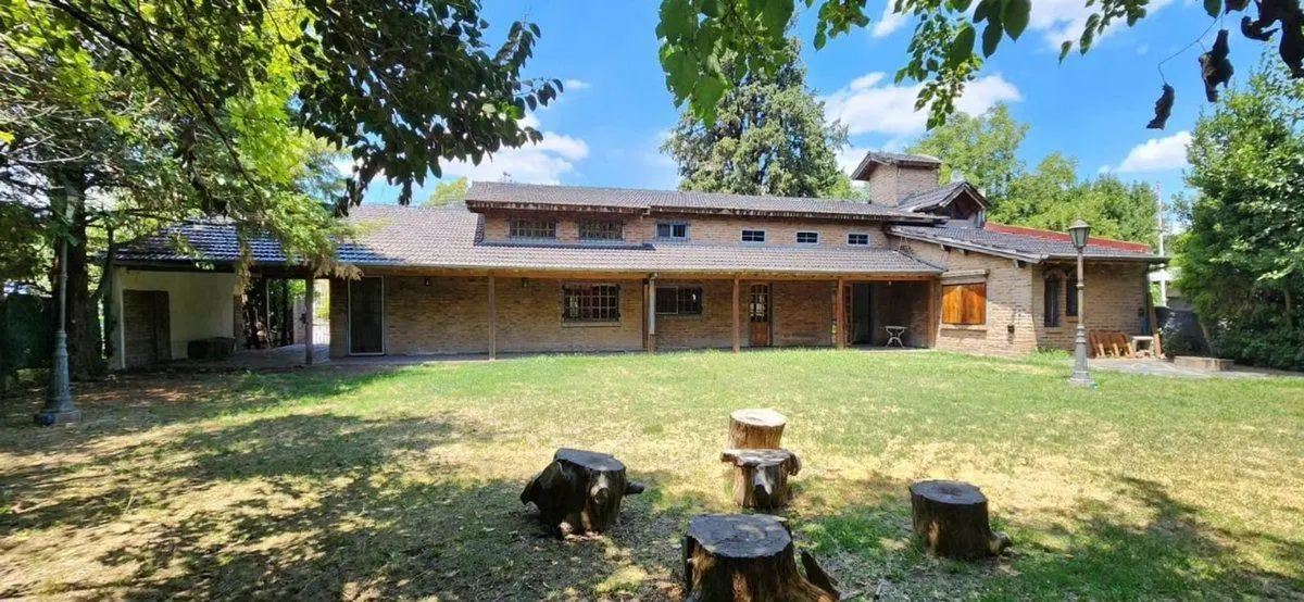 CASA 4 AMBIENTES VENTA VILLA UDAONDO JARDIN GARAGE 4