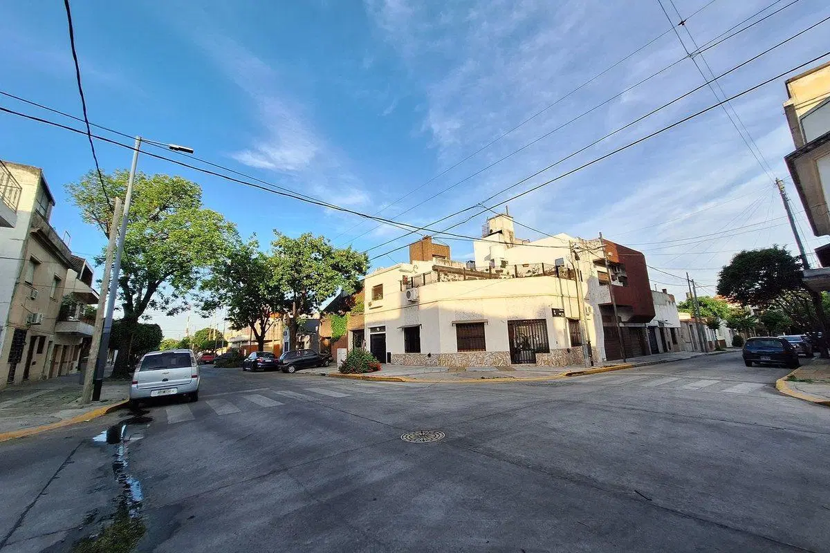 VENTA CASA EN  LOTE PROPIO EXCELENTE ESTADO 2