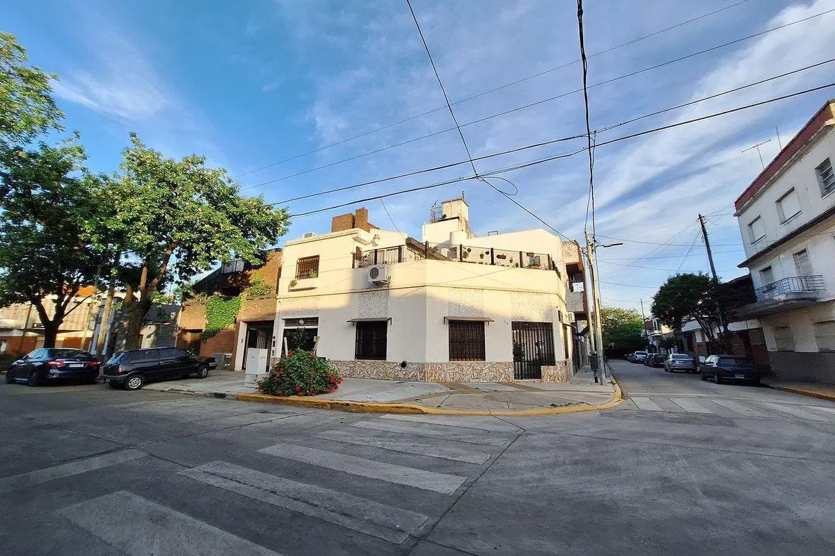 VENTA CASA EN  LOTE PROPIO EXCELENTE ESTADO 4