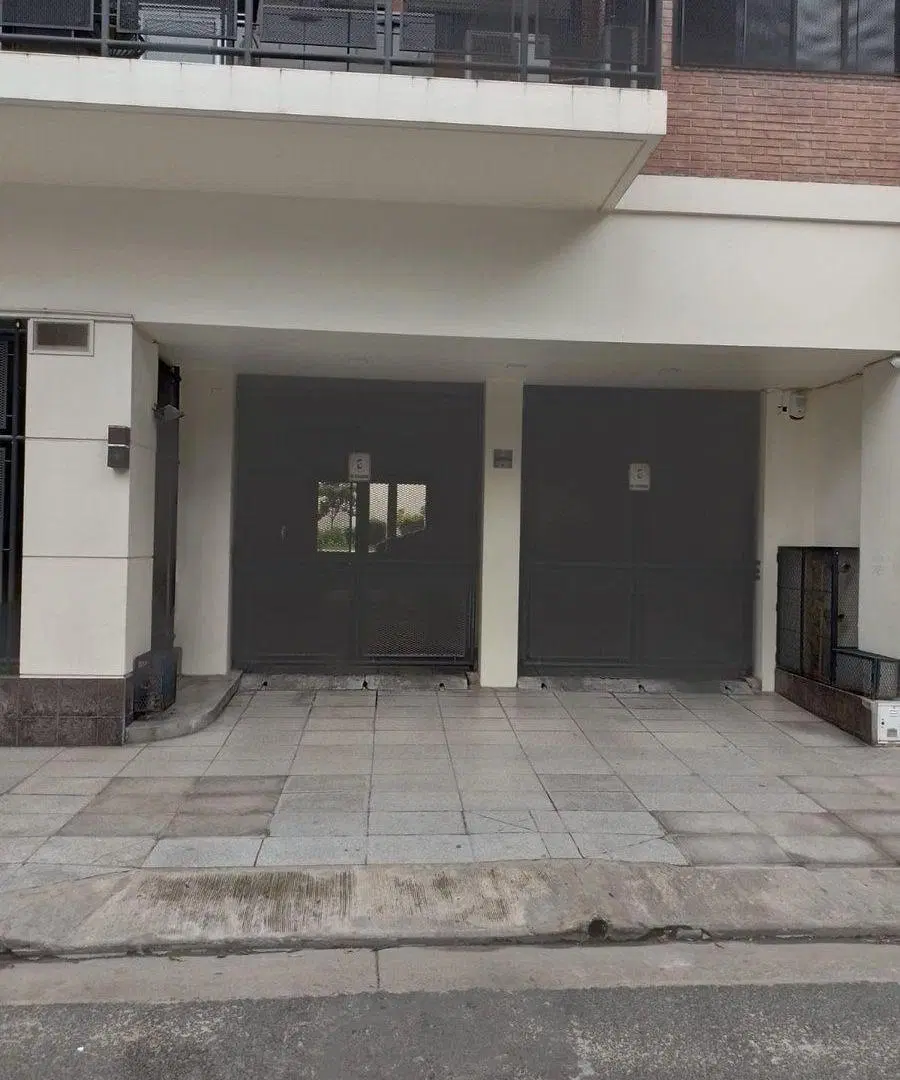 VENTA COCHERA EN ALMAGRO ZONA HOSPITAL ITALIANO 3