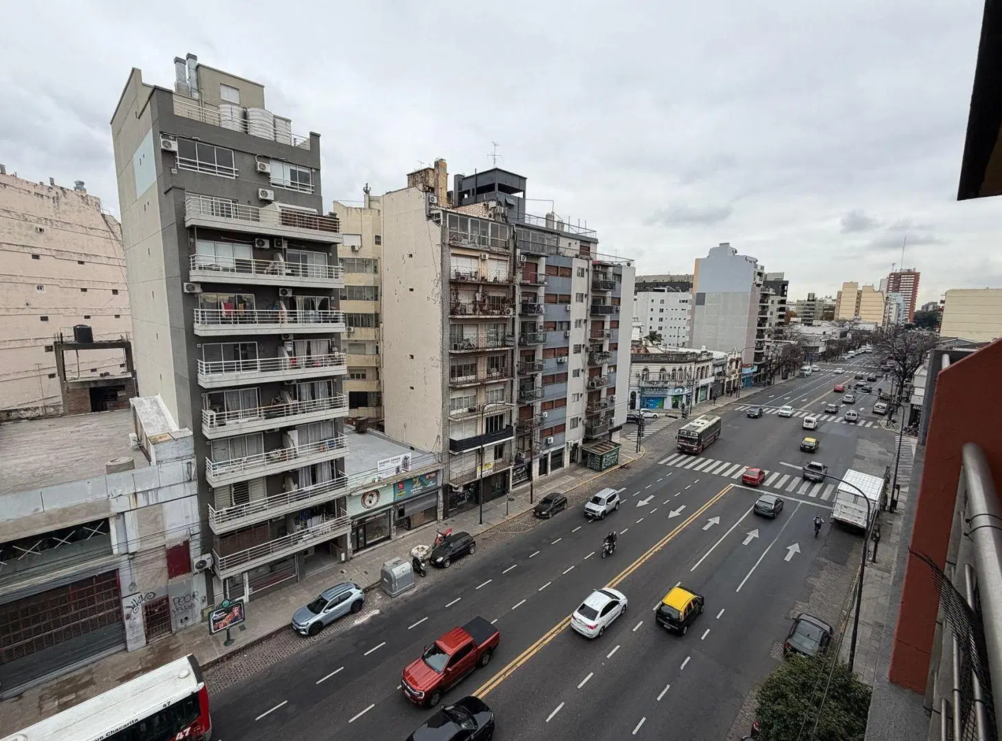 Venta departamento 2 ambientes Liniers SUM 3