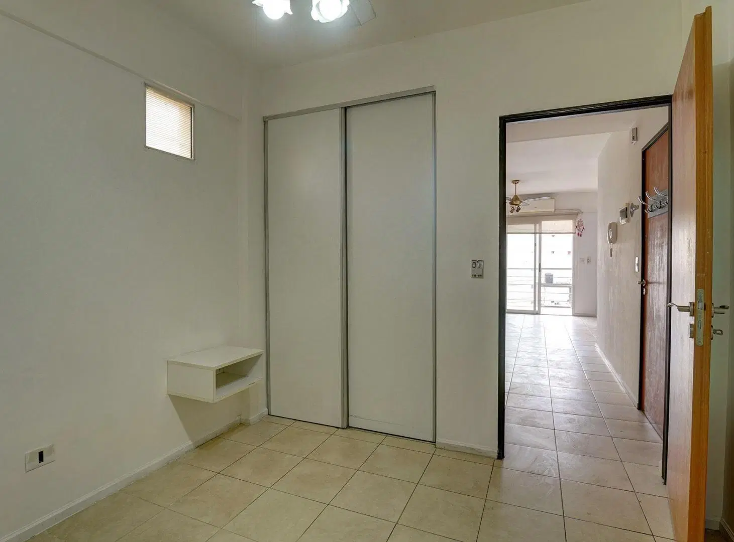 Venta departamento 2 ambientes Liniers SUM 2