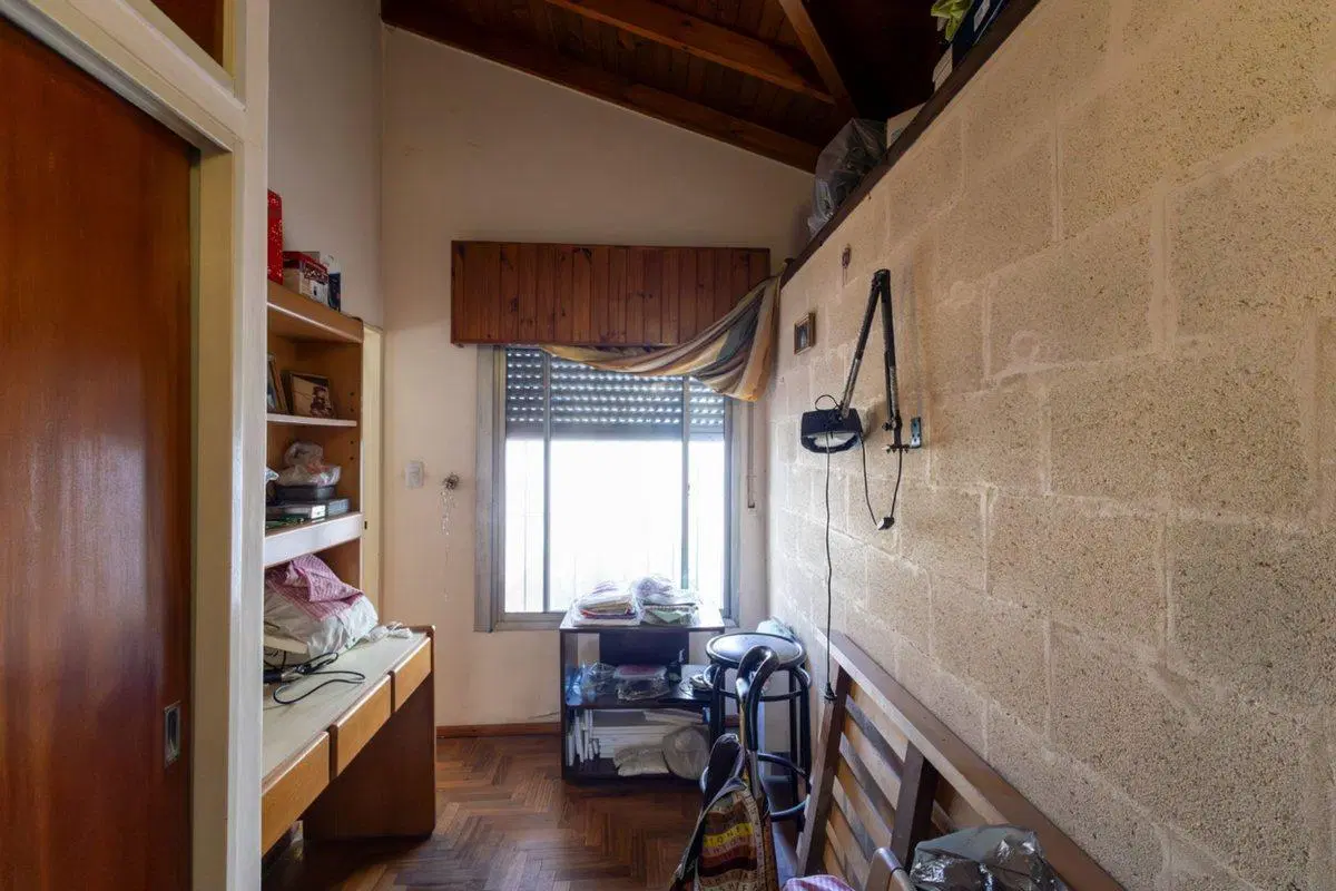 CASA CON PATIO QUINCHO COCHERA QUILMES 2
