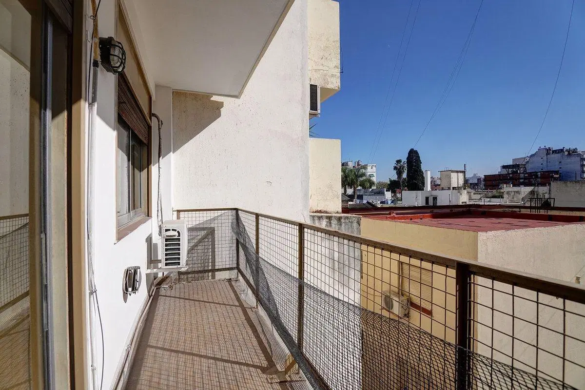 VENTA 3 AMBIENTES ALMAGRO CON DEPENDENCIA Y TOILET 4