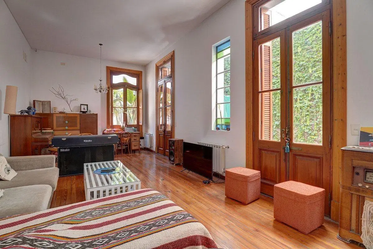 CASA EN VENTA CABALLITO CON TERRAZA PATIO Y SOTANO 2