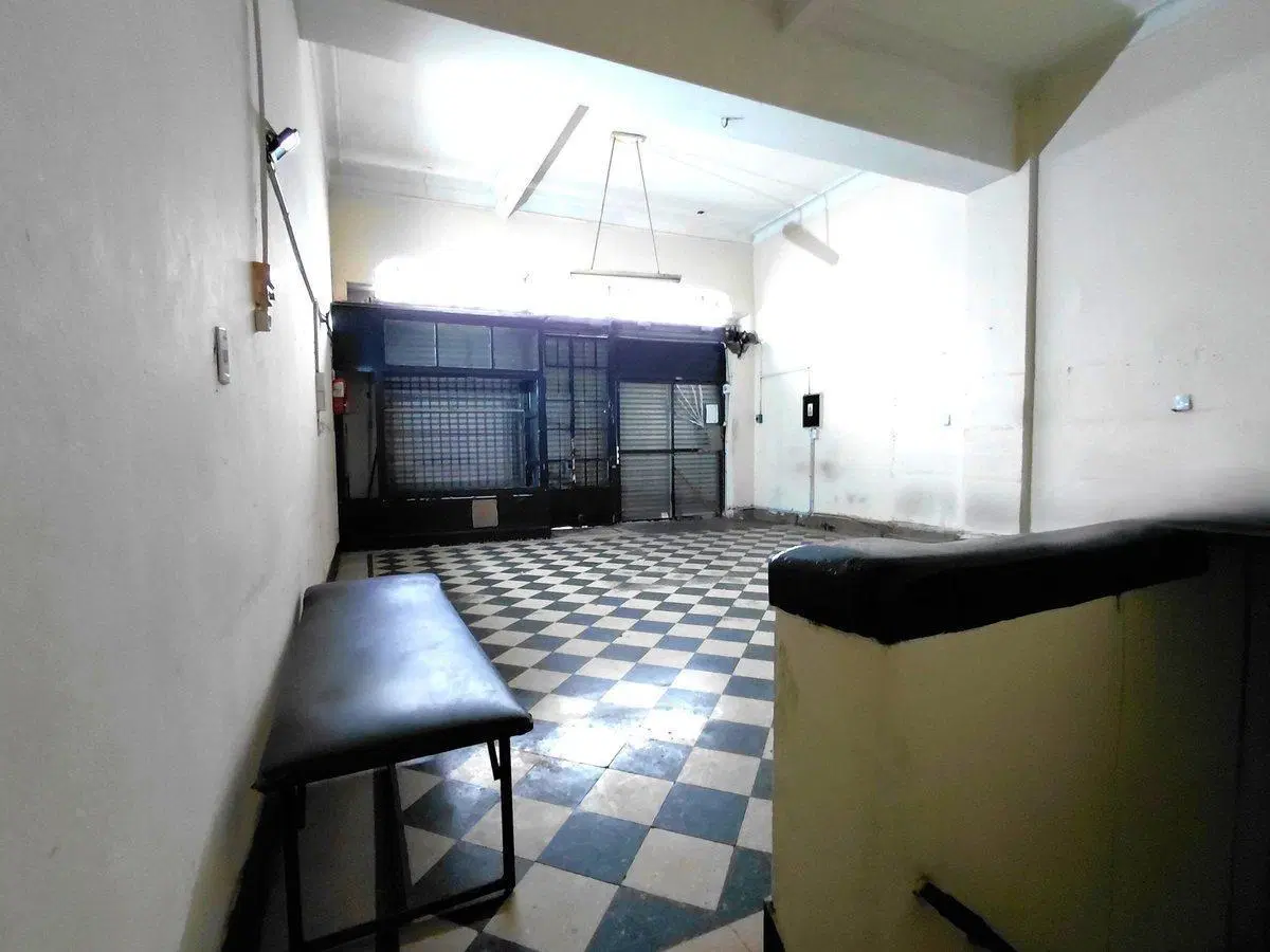 VENTA LOCAL CON VIVIENDA 127m2 SALTA 1557 y GARAY 3
