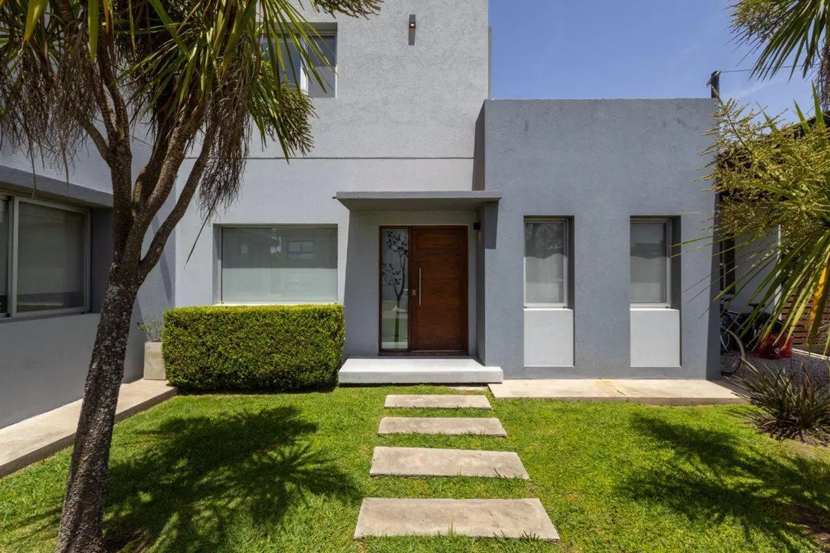 VENTA CASA CON JARDIN Y PISCINA EN HUDSON PARK 4