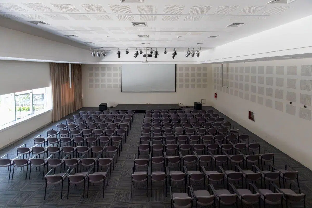 Alquiler piso de oficinas excelente Maipú al 300 5