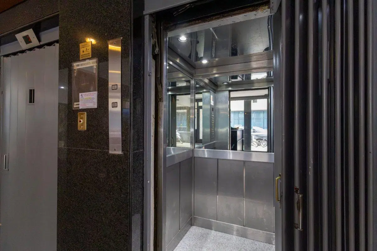 VENTA OFICINA TRIBUNALES APTO PROFESIONAL 5