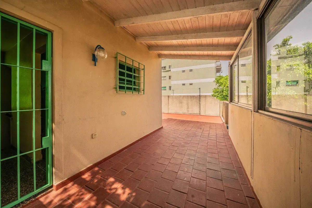 CASA 4 AMBIENTES EN VENTA LANUS ESTE CON TERRAZA 2