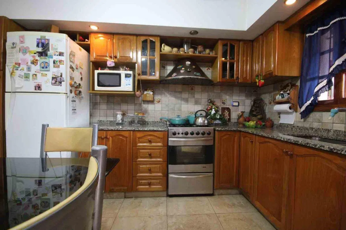 VENTA CASA CON JARDÍN Y PILETA BARRIO MARINA 5