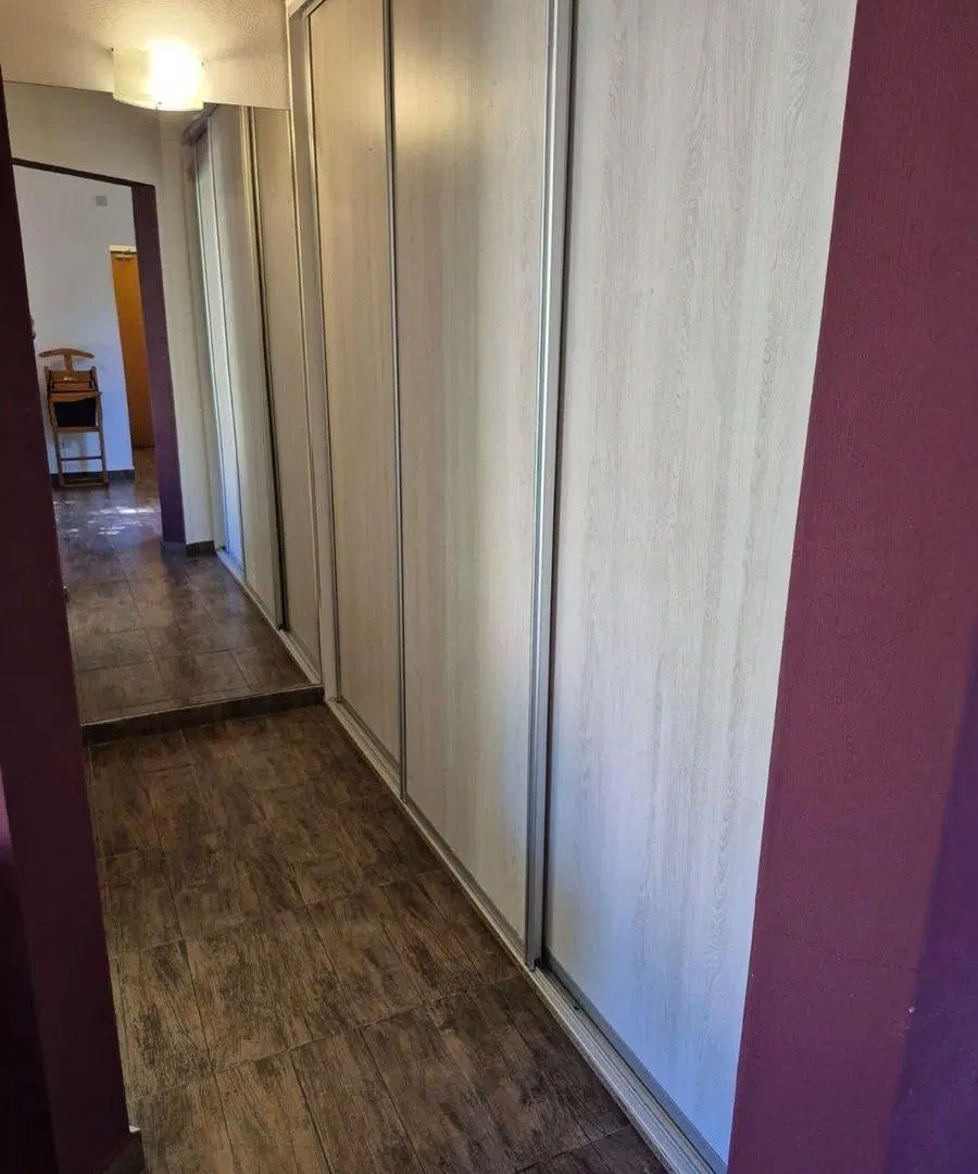 CASA 4 AMBIENTES EN VENTA CASTELAR PILETA JARDIN 3