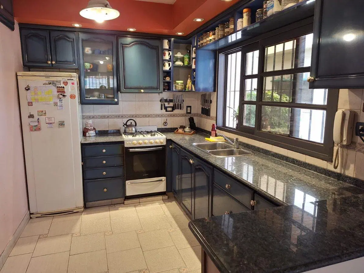 Casa VENTA Longchamps 5 AMBIENTES patio y pileta 2