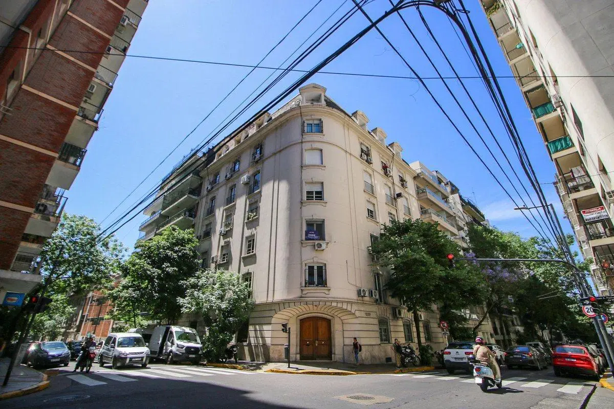 VENTA 3 AMB. C/ DEPENDENCIA EN RECOLETA 2
