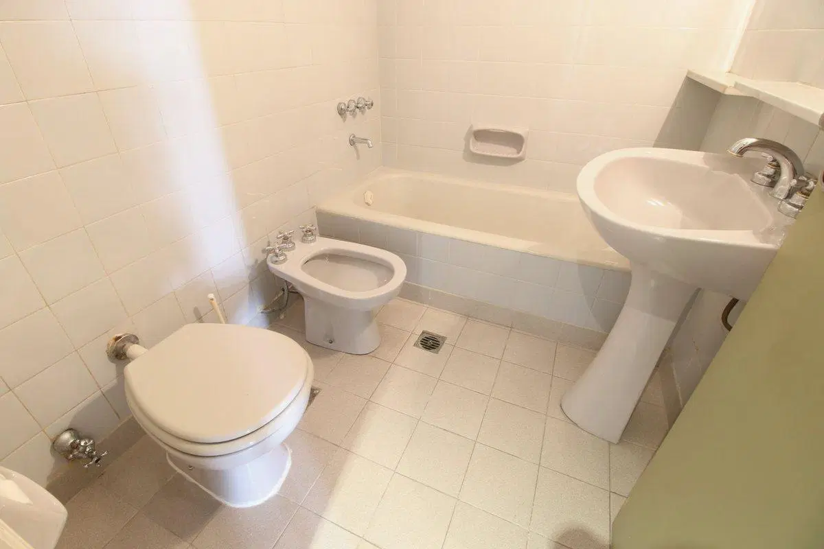 VENTA 3 AMB. C/ DEPENDENCIA EN RECOLETA 8