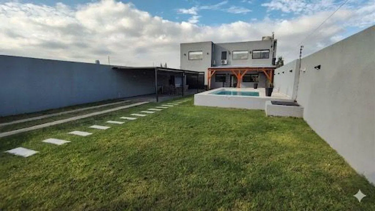 CASA 4 AMBIENTES EN VENTA CAÑUELAS CON PILETA 4
