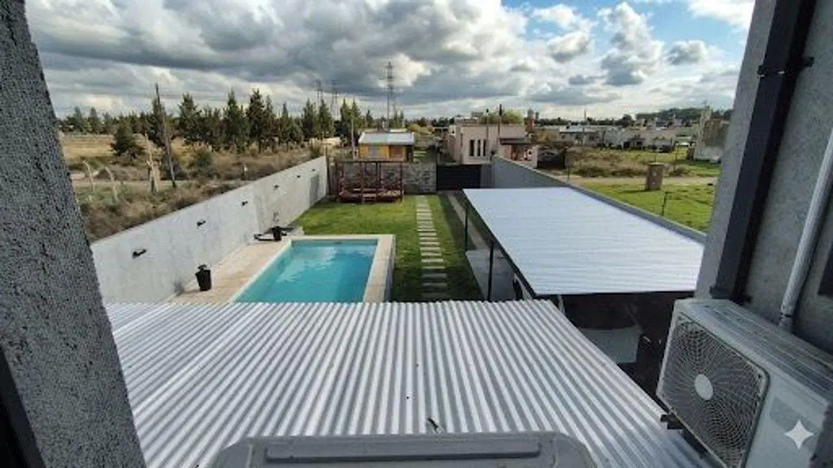 CASA 4 AMBIENTES EN VENTA CAÑUELAS CON PILETA 2
