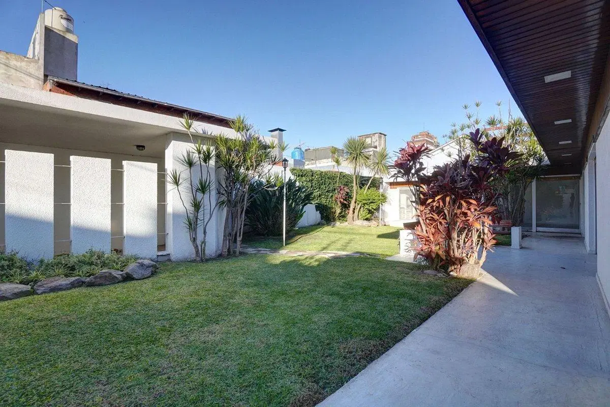 VENTA CASA 5 AMBIENTES MUNRO CENTRO 4