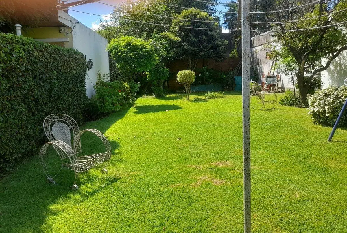 VENTA CASA MULTIFAMILIAR 6 AMB C/LOCAL EN TAPIALES 5