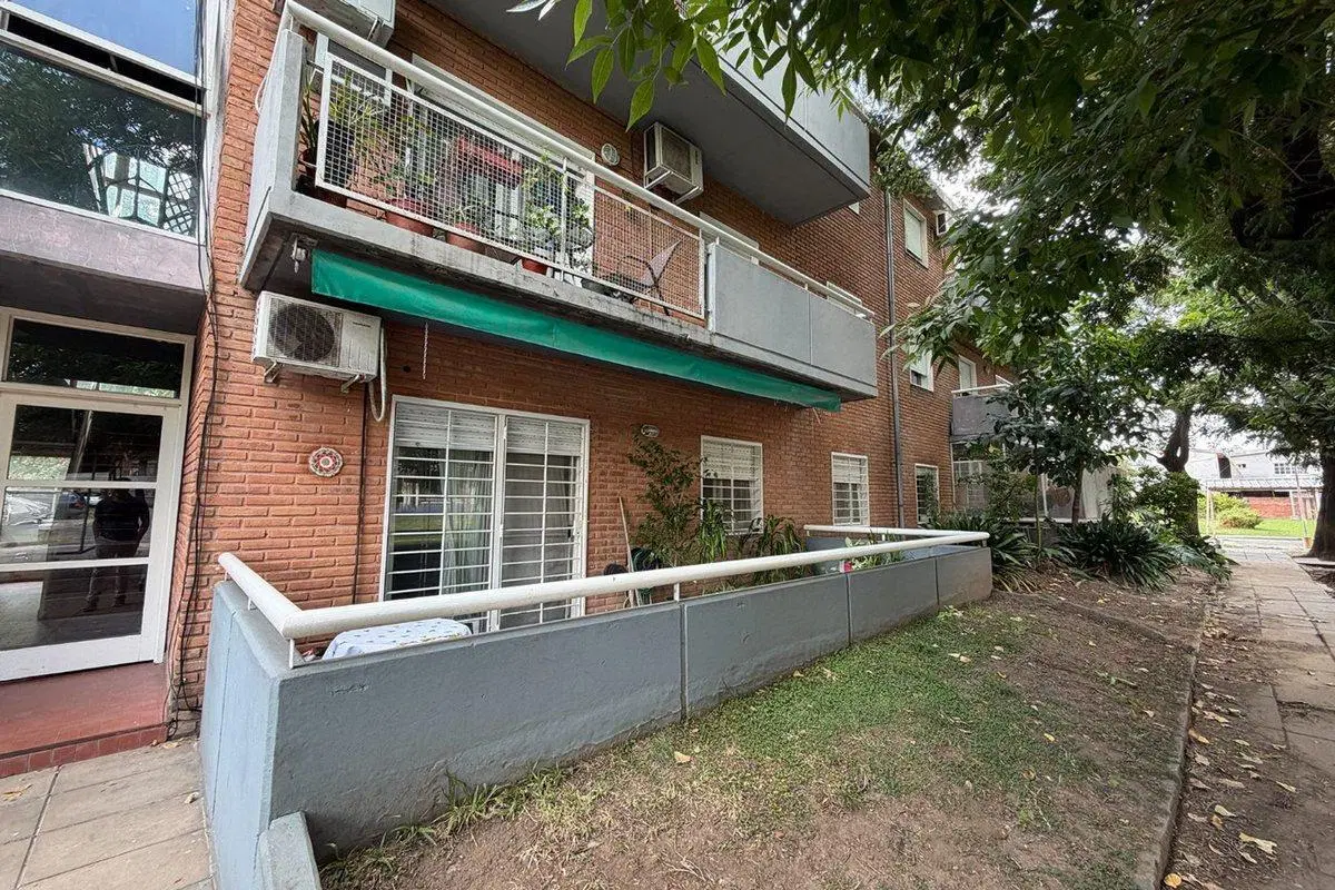 Departamento de 4 ambientes con balcón en Morón 4