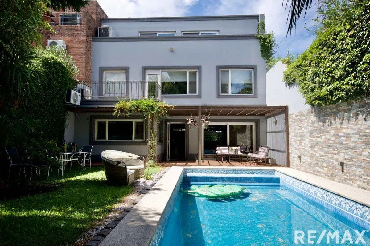 CASA EN EXCELENTE ESTADO 6 AMB. JARDIN Y PISCINA 5