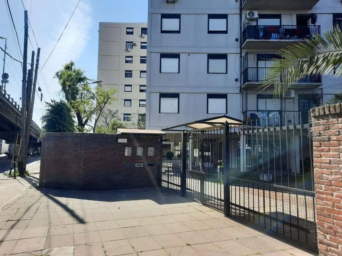 VENTA DEPARTAMENTO 4 AMBIENTES CIUDADELA COCHERA 3