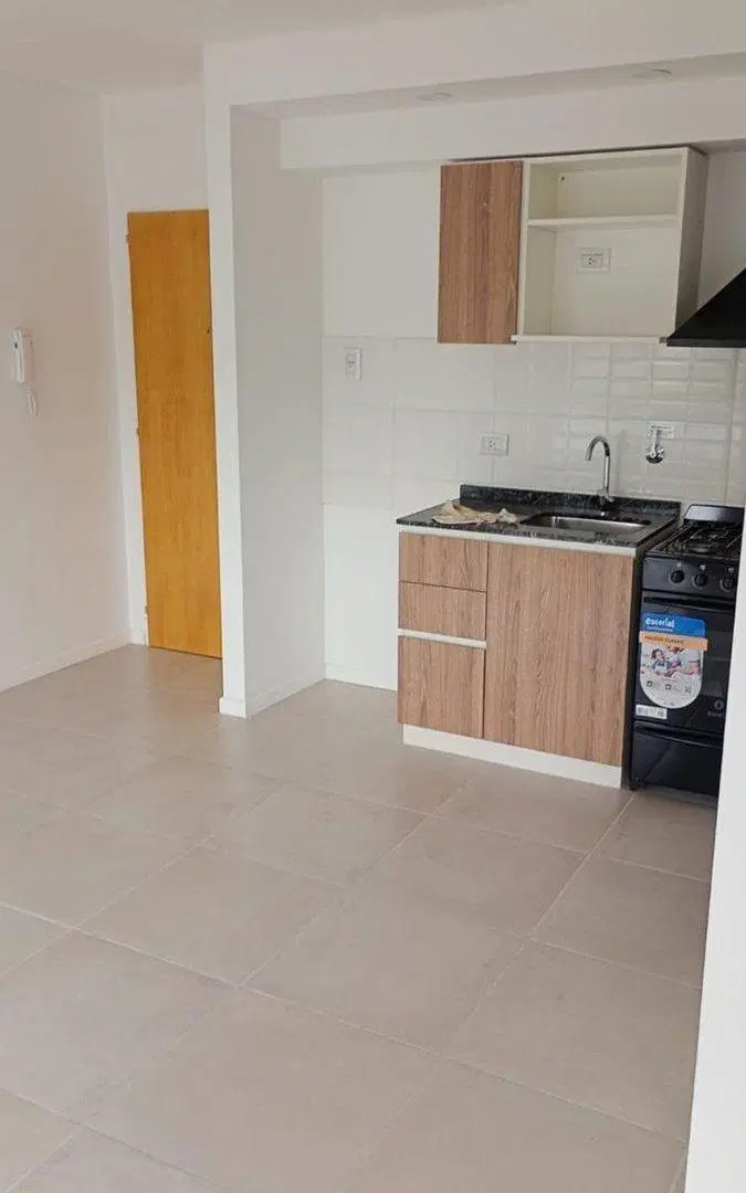 VENTA MONOAMBIENTE CON BALCÓN - SANTOS LUGARES 4
