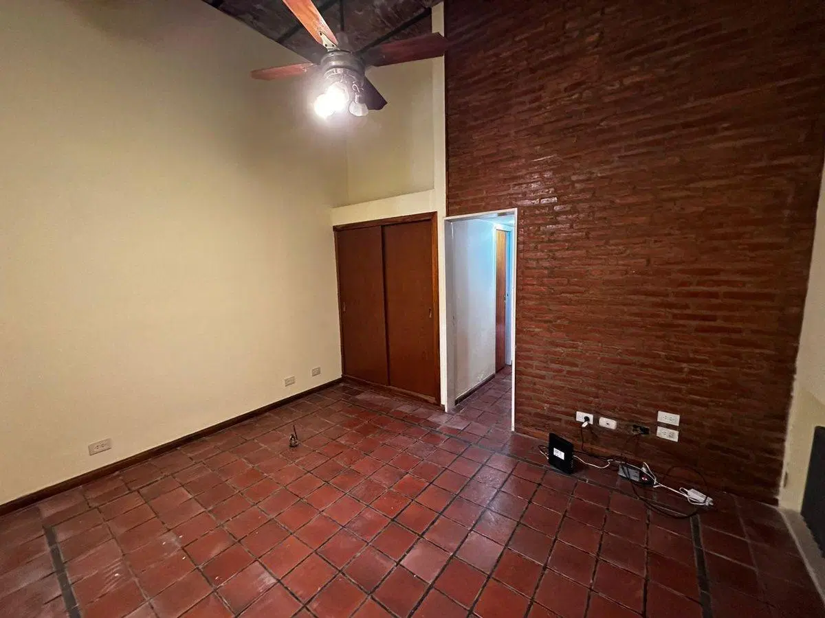 CASA CON PILETA EN MATADEROS PARQUE AVELLANEDA 4