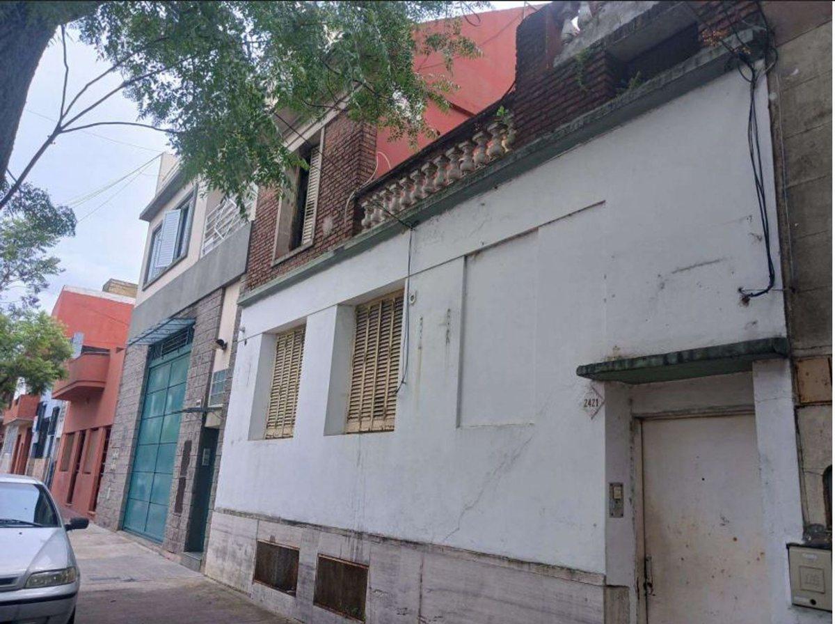 VENTA PH 2 AMBIENTES FLORES SIN EXPENSAS