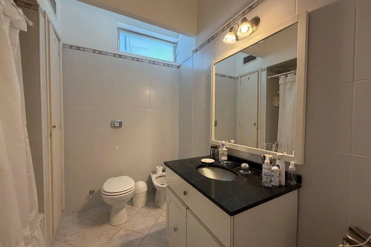 VENTA DE DEPARTAMENTO 4 AMBIENTES  FLORES 4