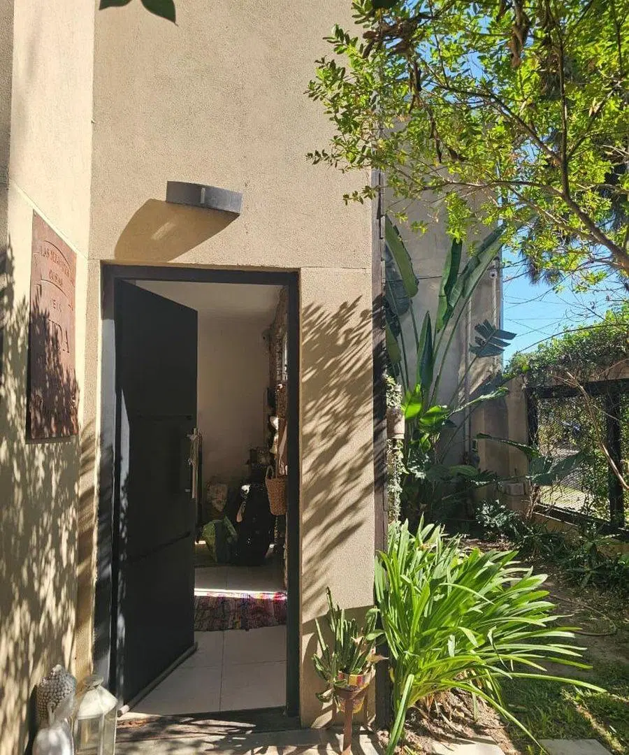 CASA 4 AMBIENTES VENTA PARQUE LELOIR JARDIN PILETA 5