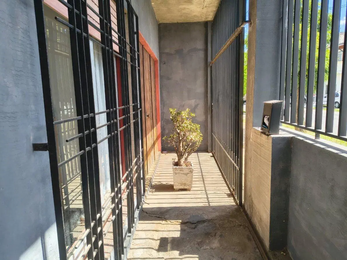 Venta Casa 3 amb a Refaccionar Lote Propio 10x21 3