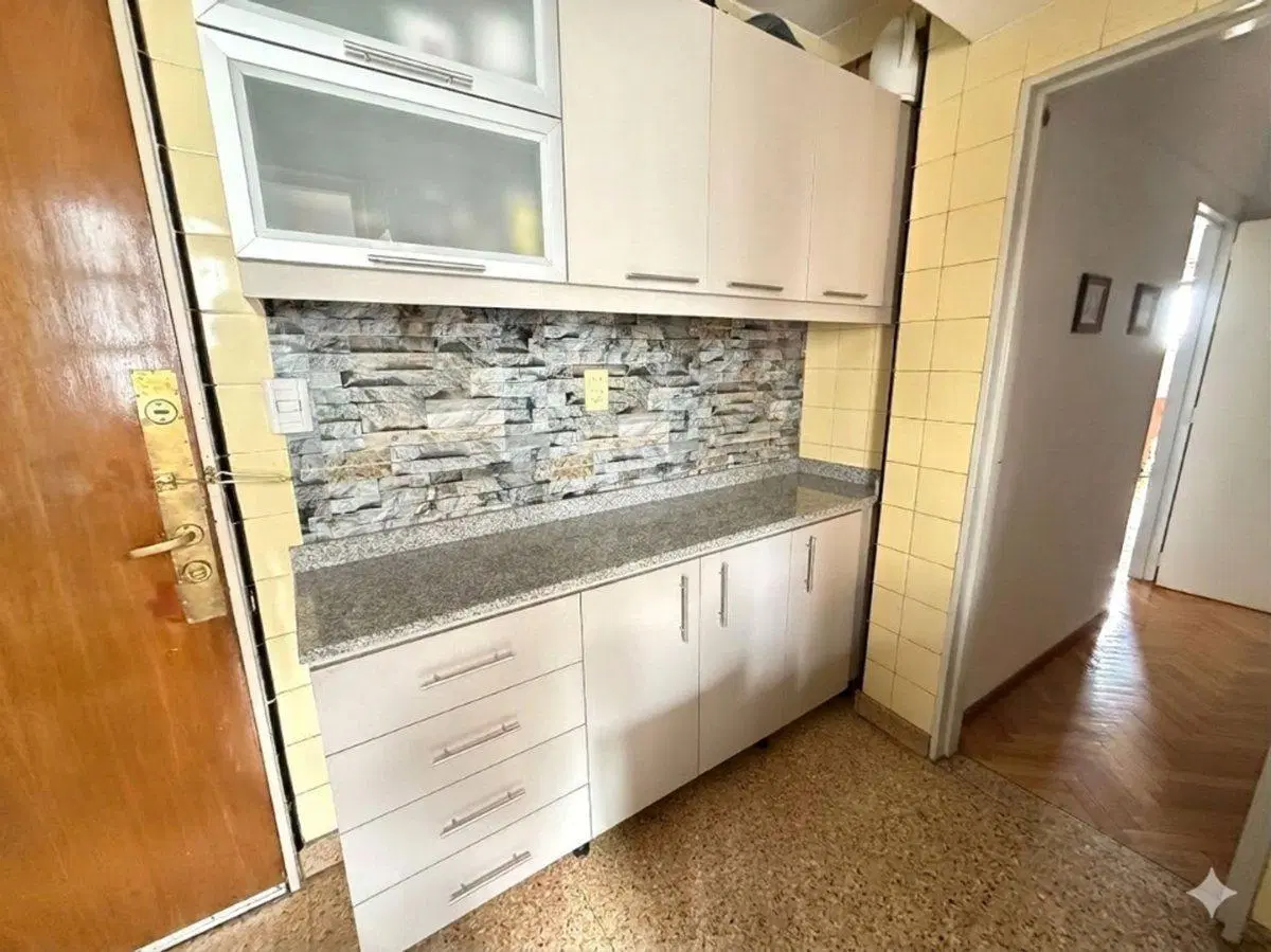Depatamento en venta 4 ambientes en flores balcón 5