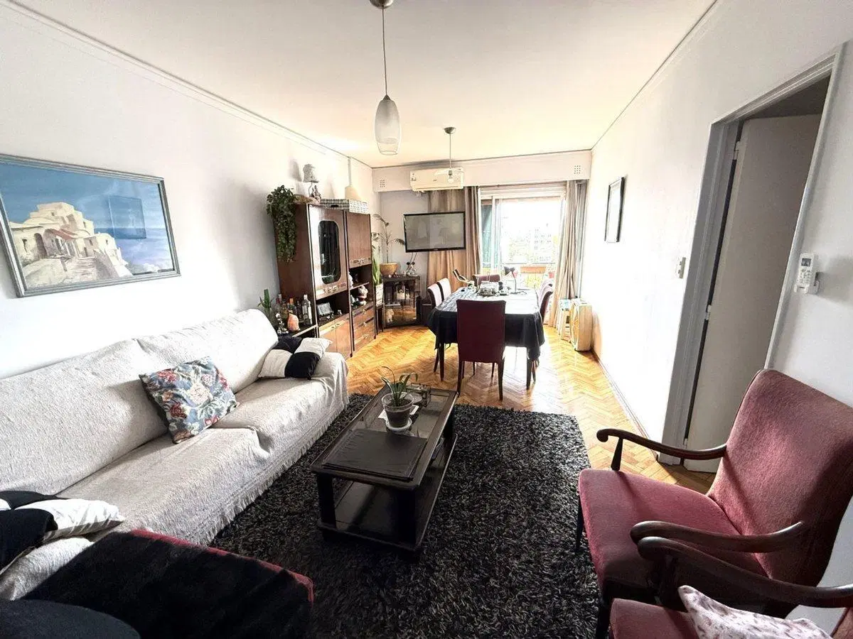 Depatamento en venta 4 ambientes en flores balcón 2