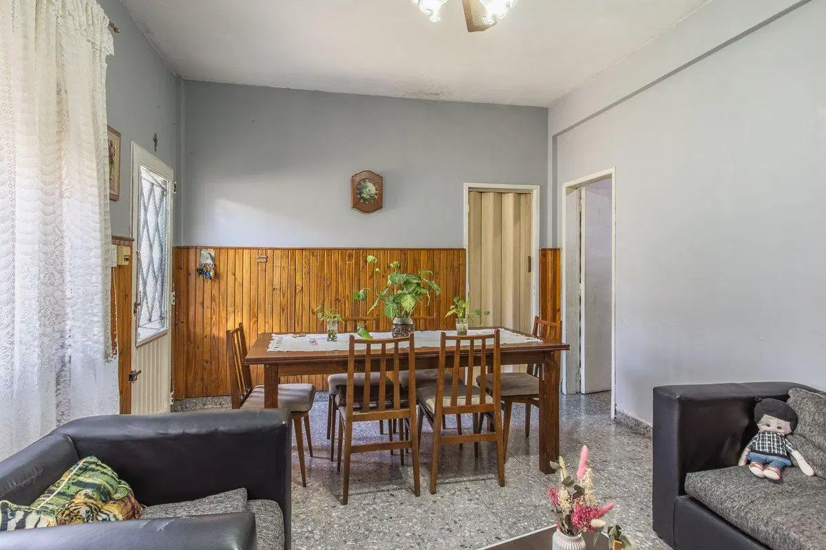 VENTA CASA 4 AMBIENTES + GALPON EN ESQUINA TABLADA 3