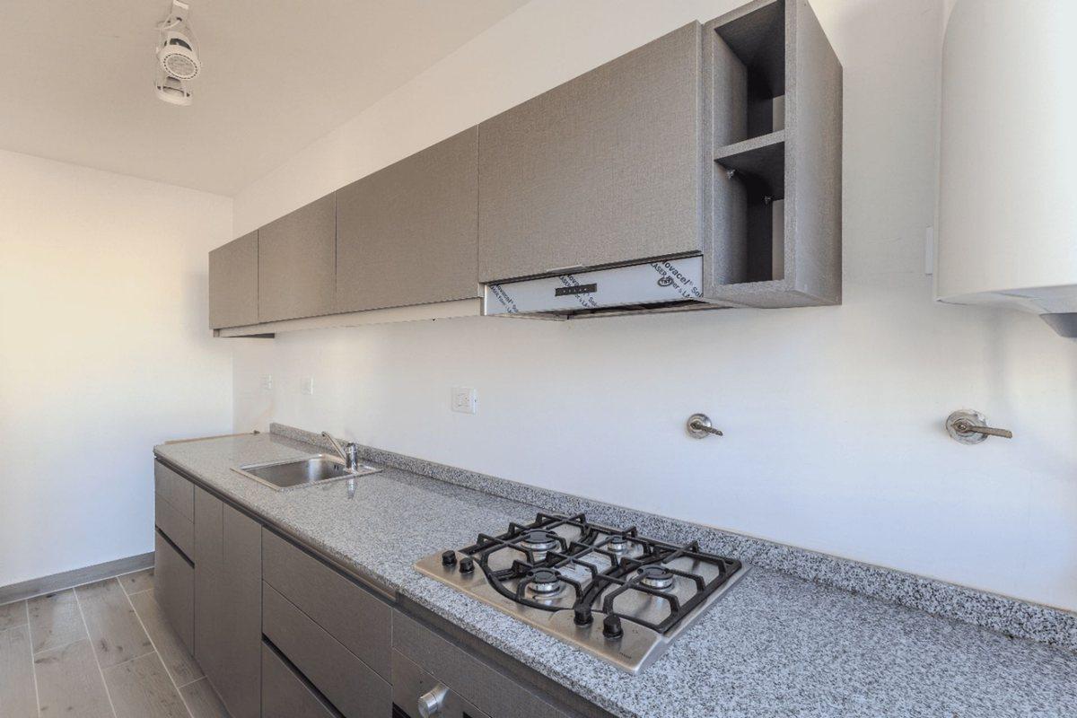 Foto de DEPARTAMENTO 3 AMBIENTES REFACCIONADO - DEVOTO, imagen 3