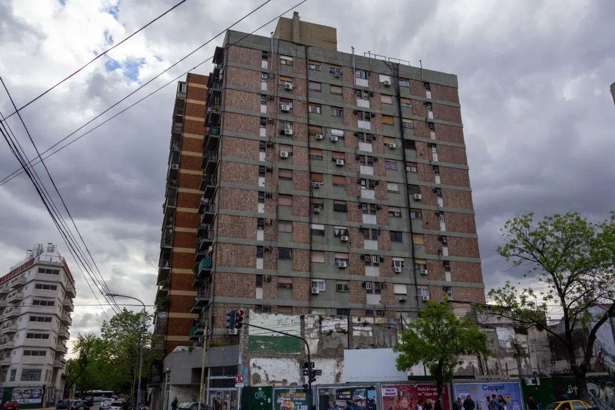 VENTA DEPARTAMENTO 3 AMBIENTES LUMINOSO BALCON 2