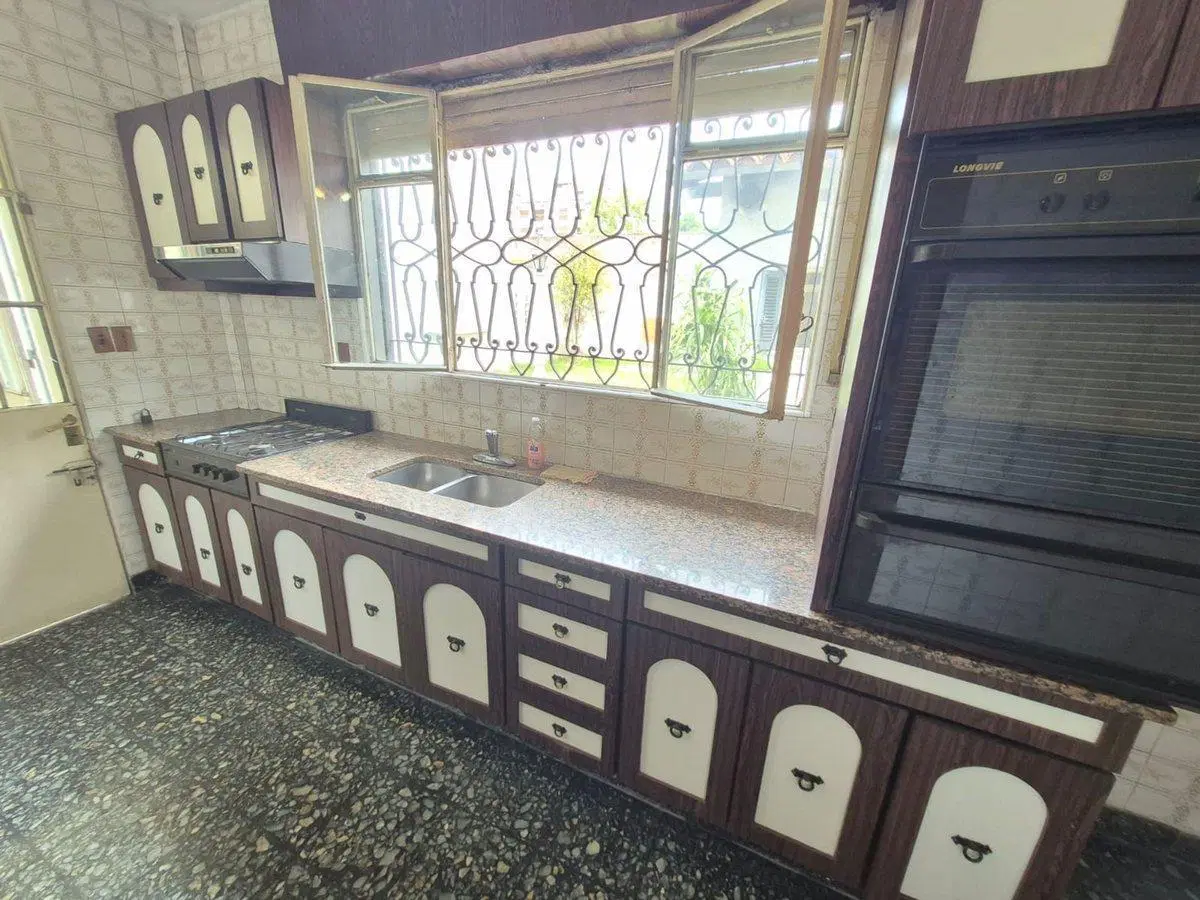 CASA 5 AMBIENTES VENTA LOMAS DE ZAMORA JARDIN 4