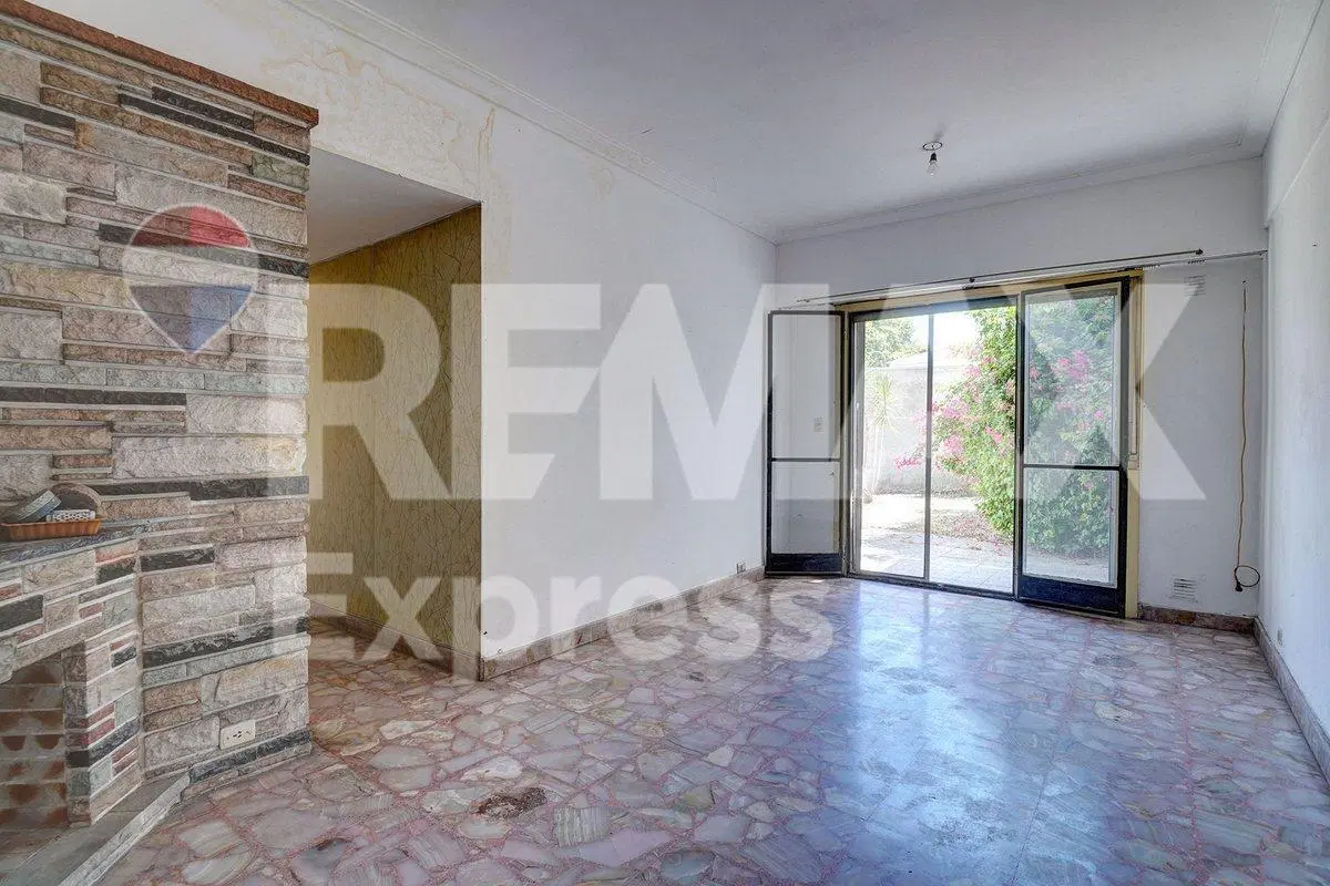 Venta Departamento 4 ambientes con Jardín / V Luro 2