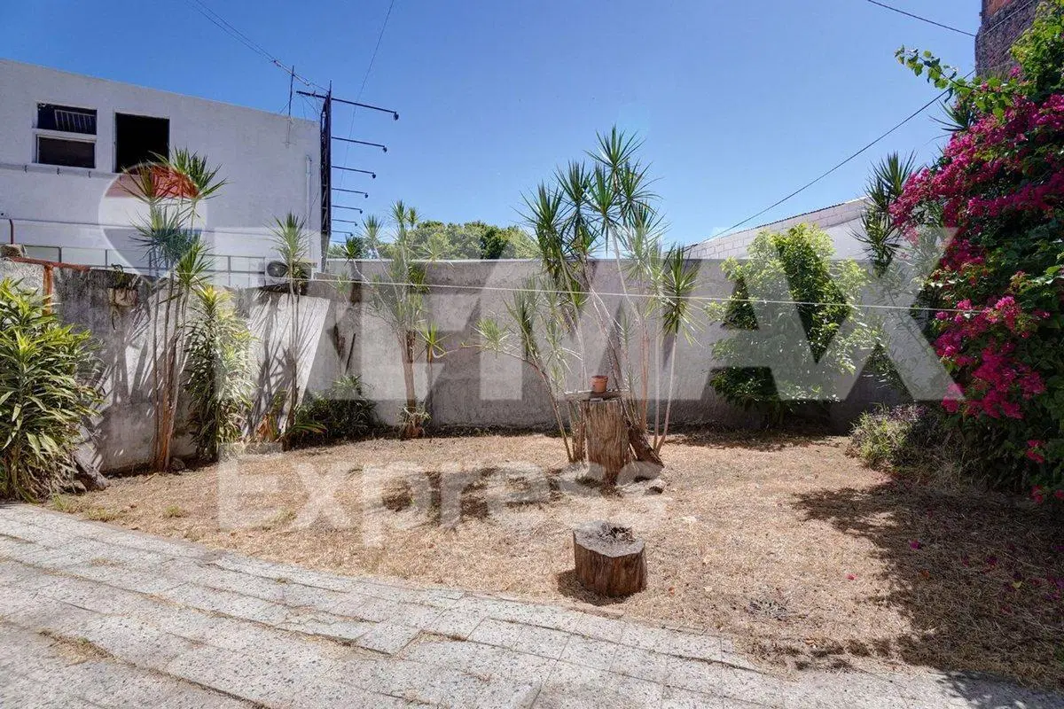 Venta Departamento 4 ambientes con Jardín / V Luro 5