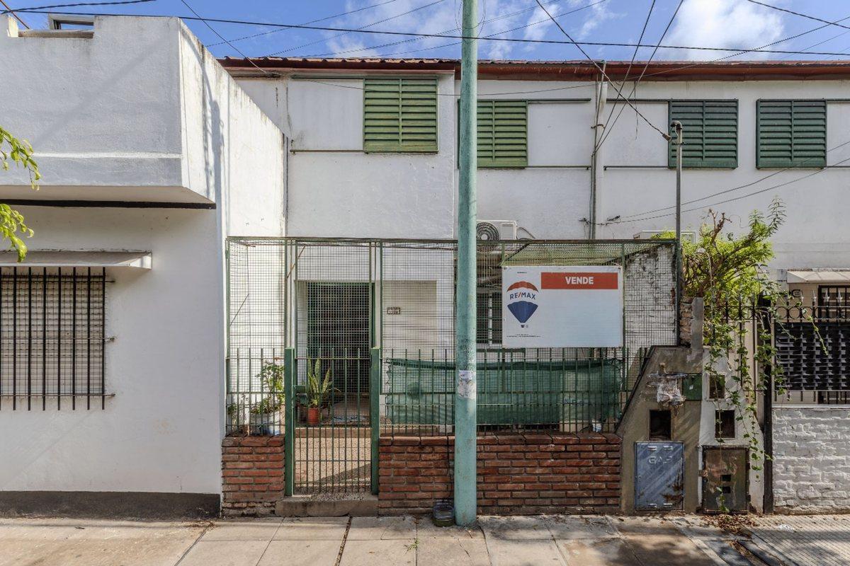 CASA DUPLEX 3 AMB EN VENTA CON PARRILLA POMPEYA